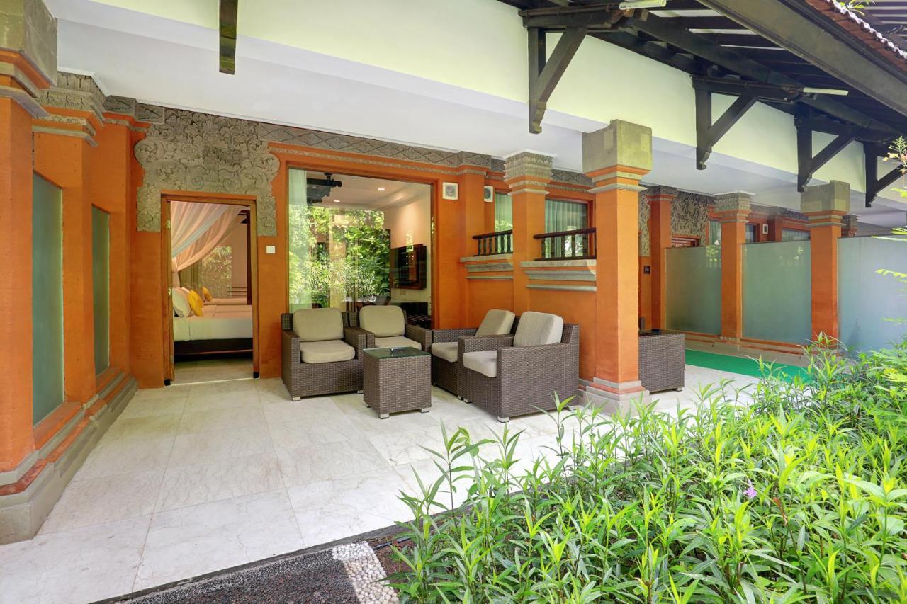 Legian Beach Hotel Exterior foto