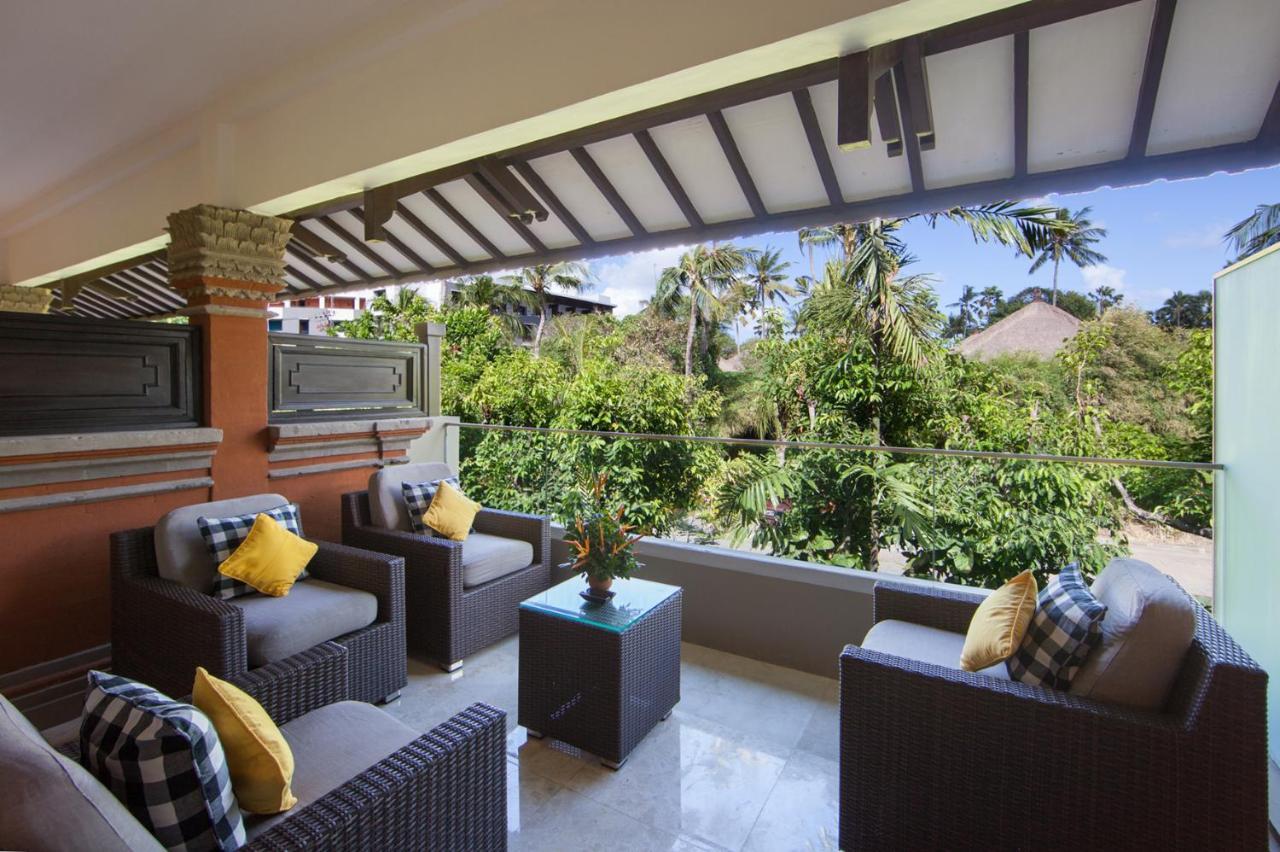 Legian Beach Hotel Exterior foto