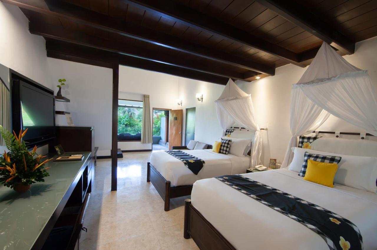 Legian Beach Hotel Exterior foto