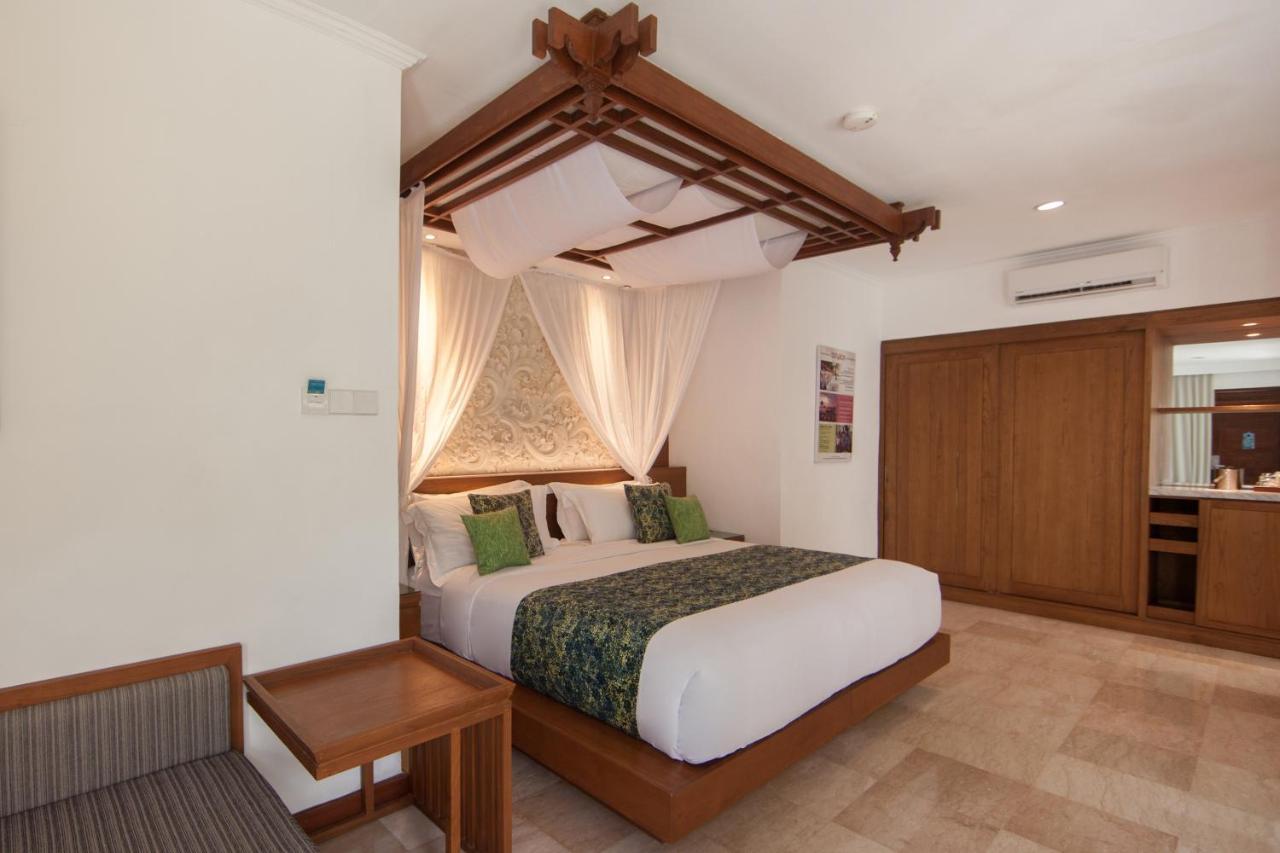 Legian Beach Hotel Exterior foto