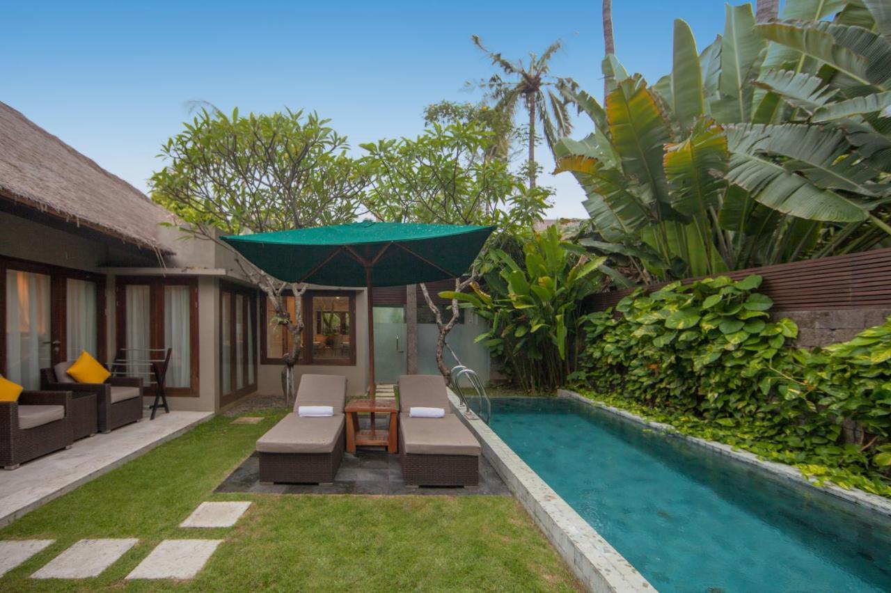 Legian Beach Hotel Exterior foto