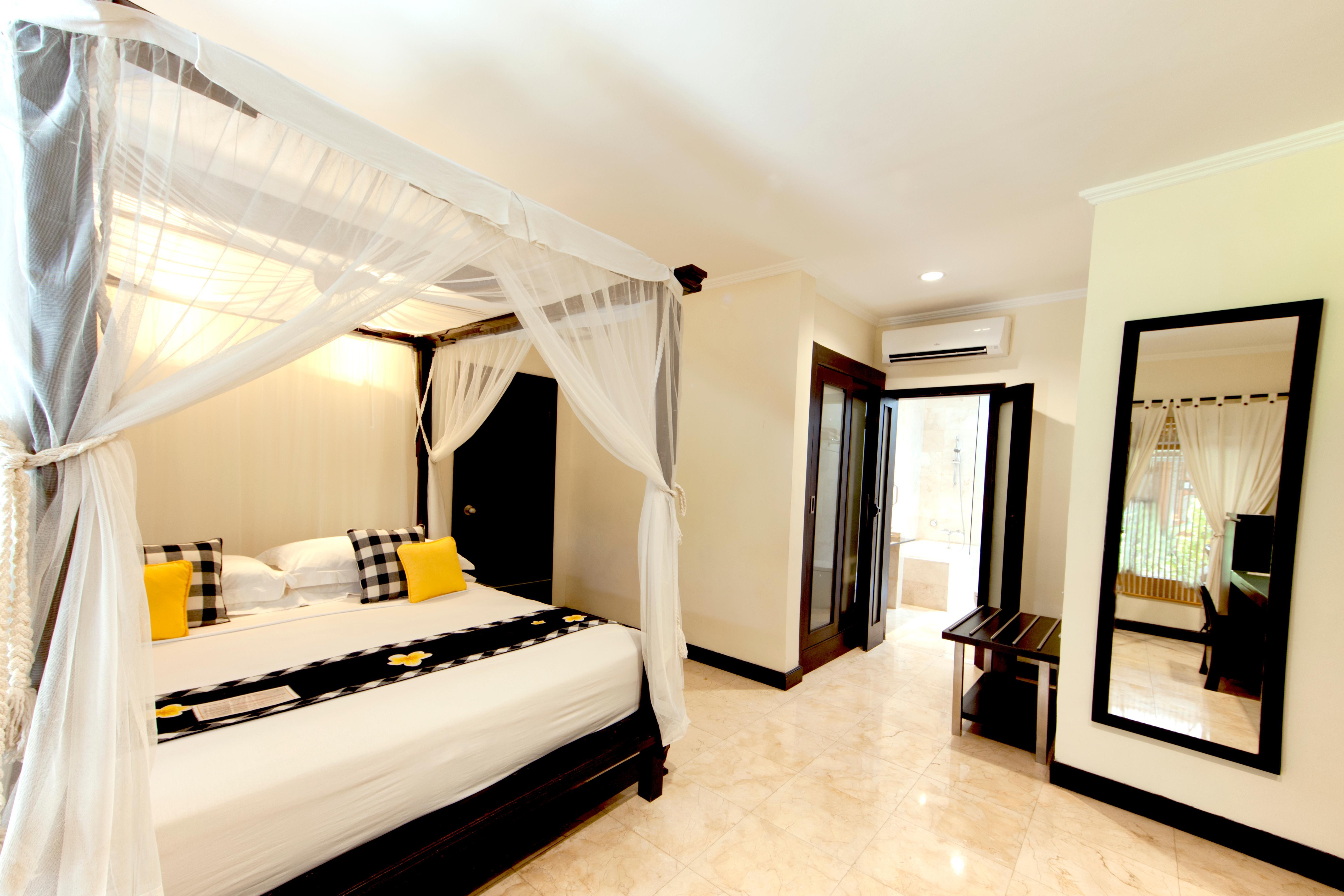 Legian Beach Hotel Exterior foto