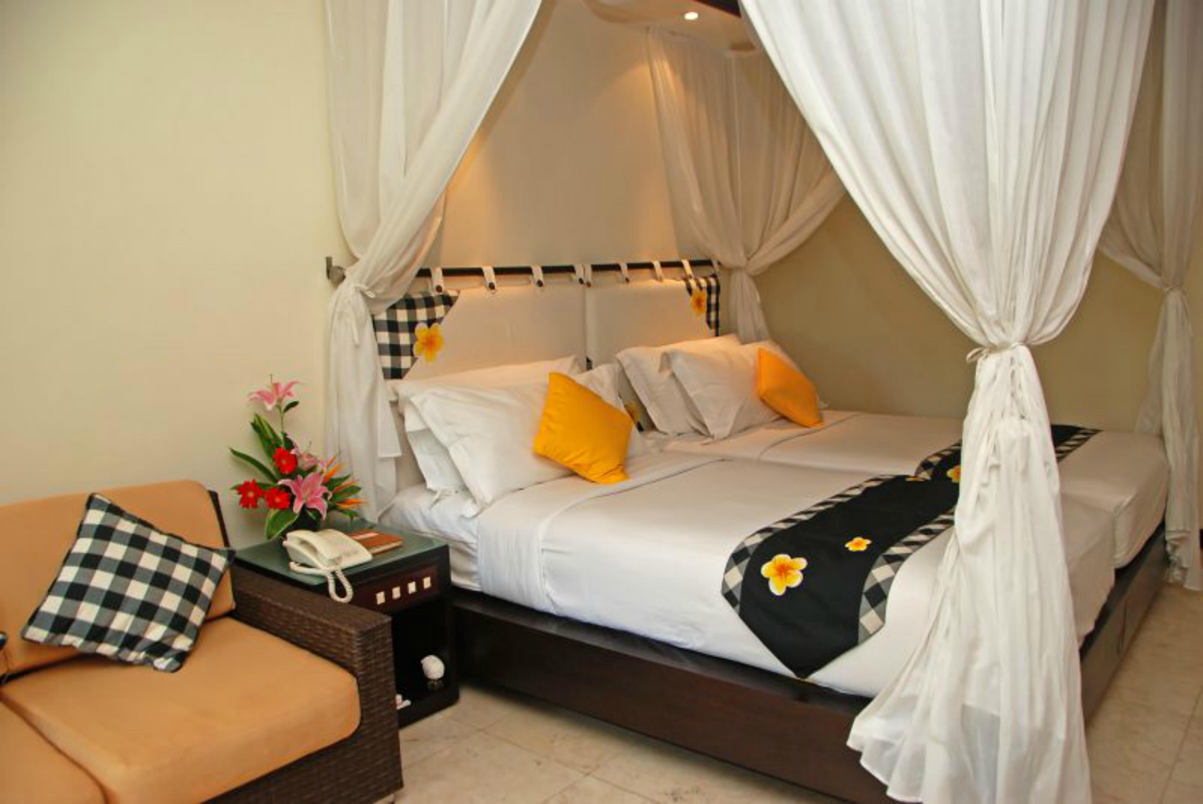 Legian Beach Hotel Exterior foto