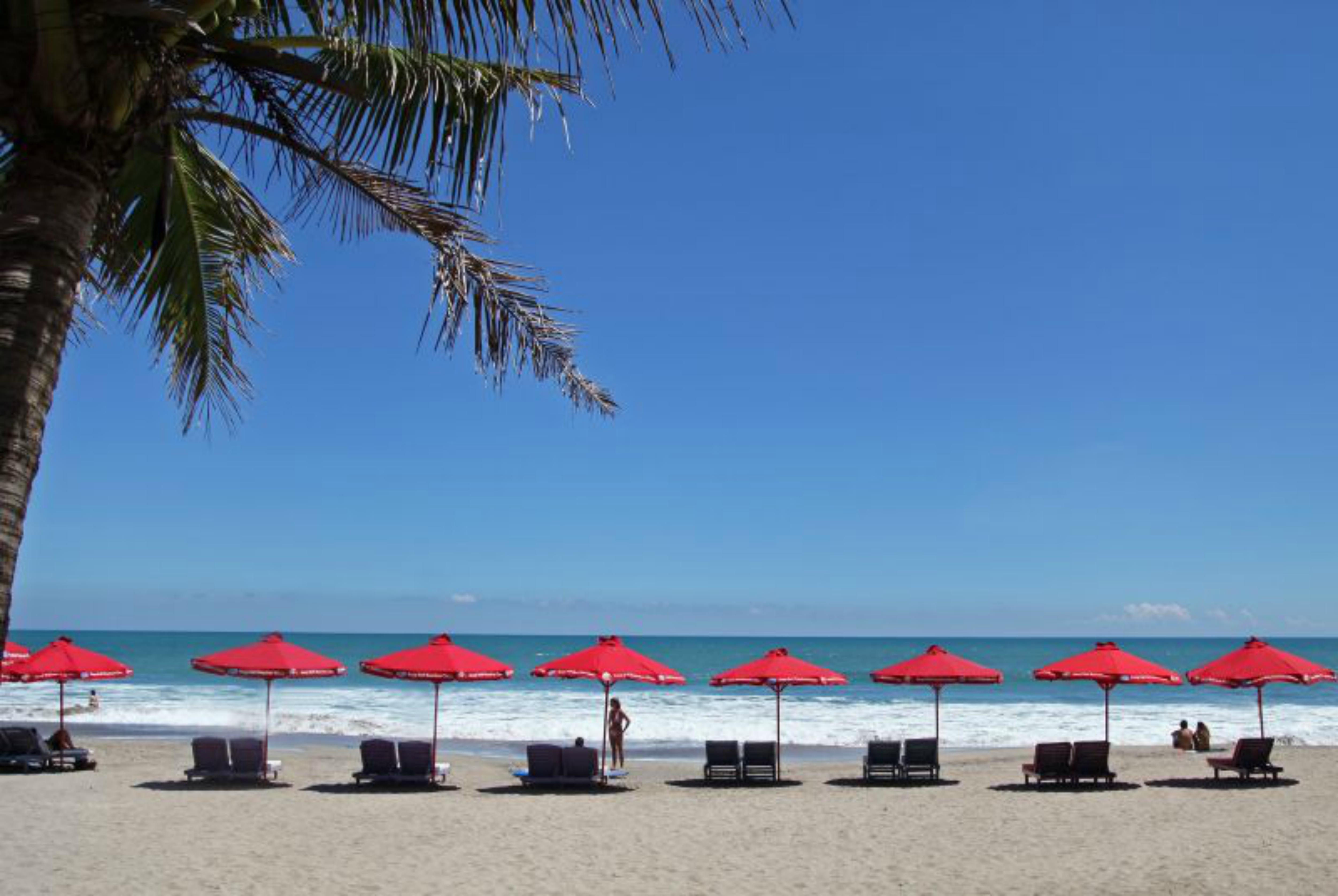 Legian Beach Hotel Exterior foto