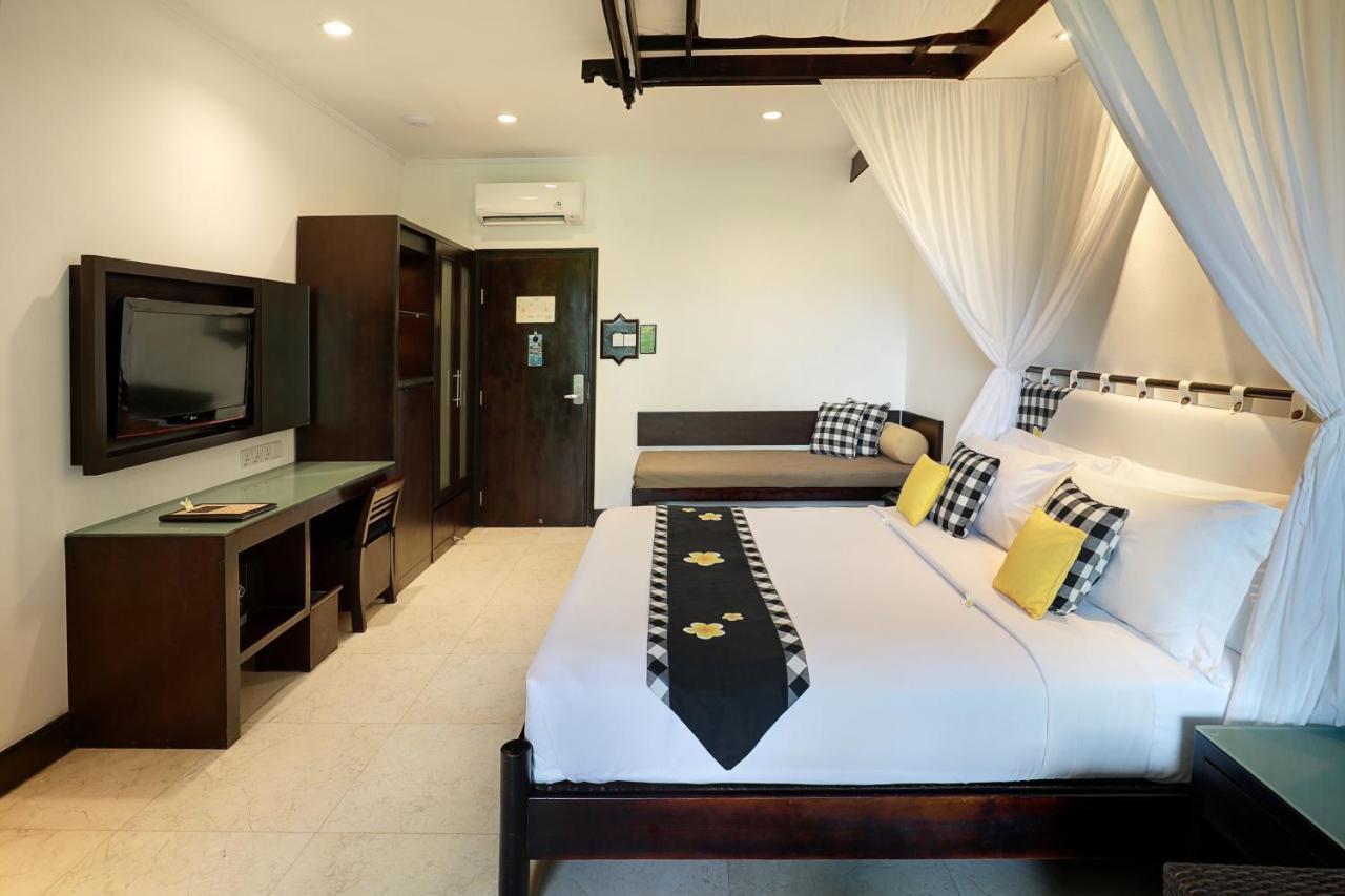 Legian Beach Hotel Exterior foto