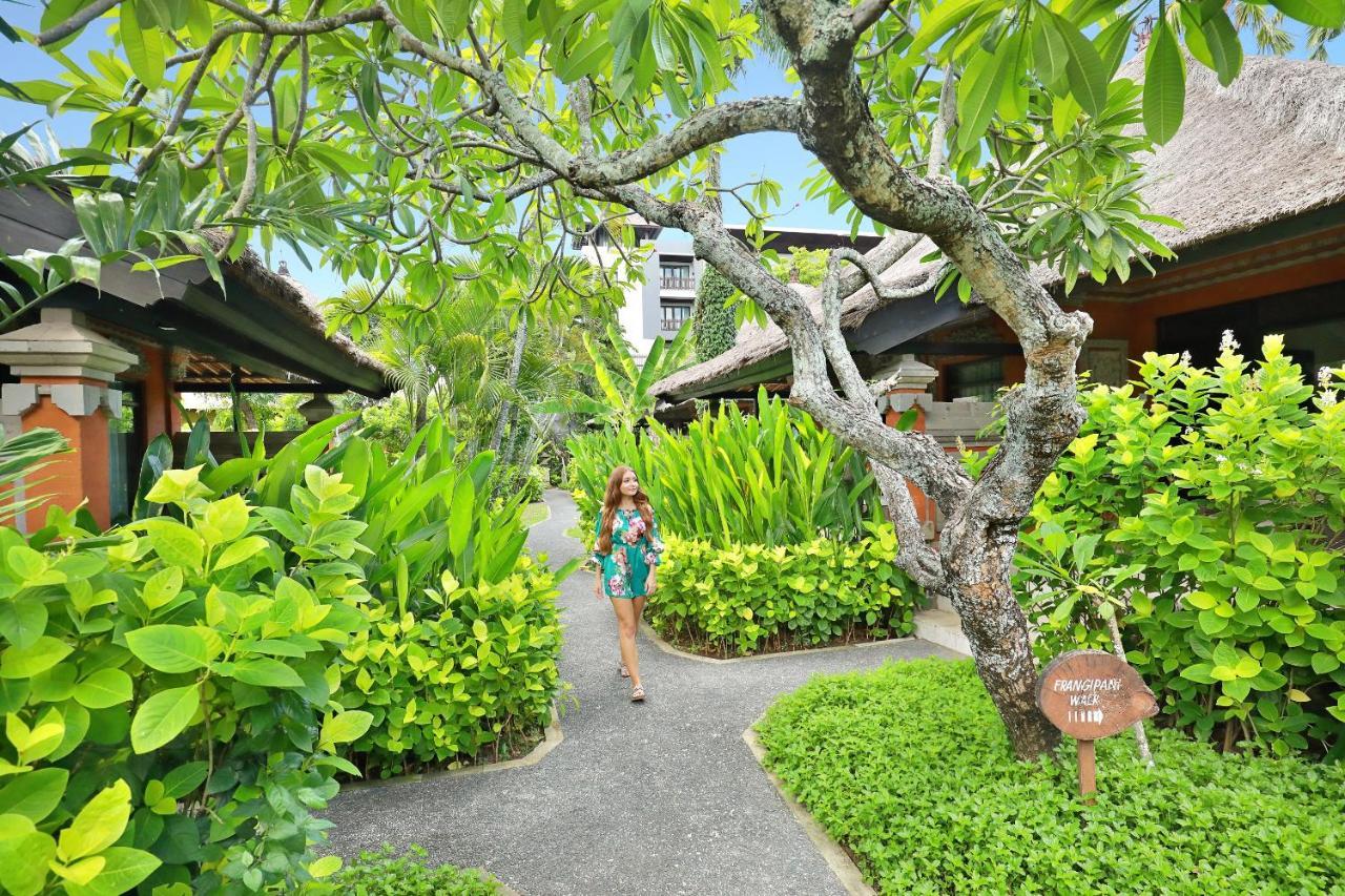 Legian Beach Hotel Exterior foto