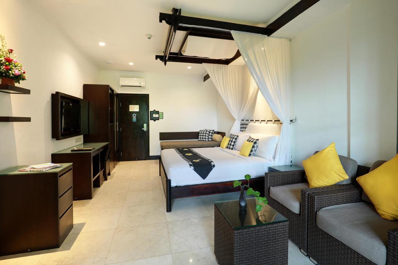Legian Beach Hotel Exterior foto