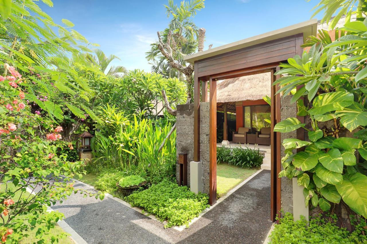 Legian Beach Hotel Exterior foto